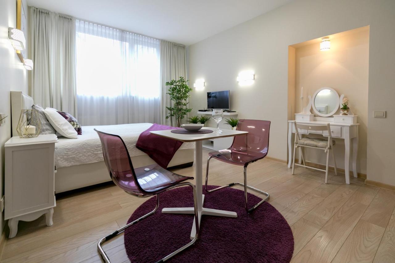 Raugyklos Apartamentai VNO Exteriör bild